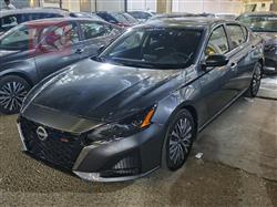 نيسان ألتيما